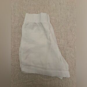 Women’s Abercrombie Beach Crinkle Shorts White Size XXS
